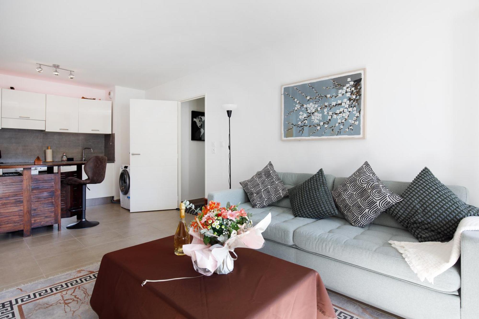 Lovely 2 Bedroom Condo With Pool Vallauris Exterior foto