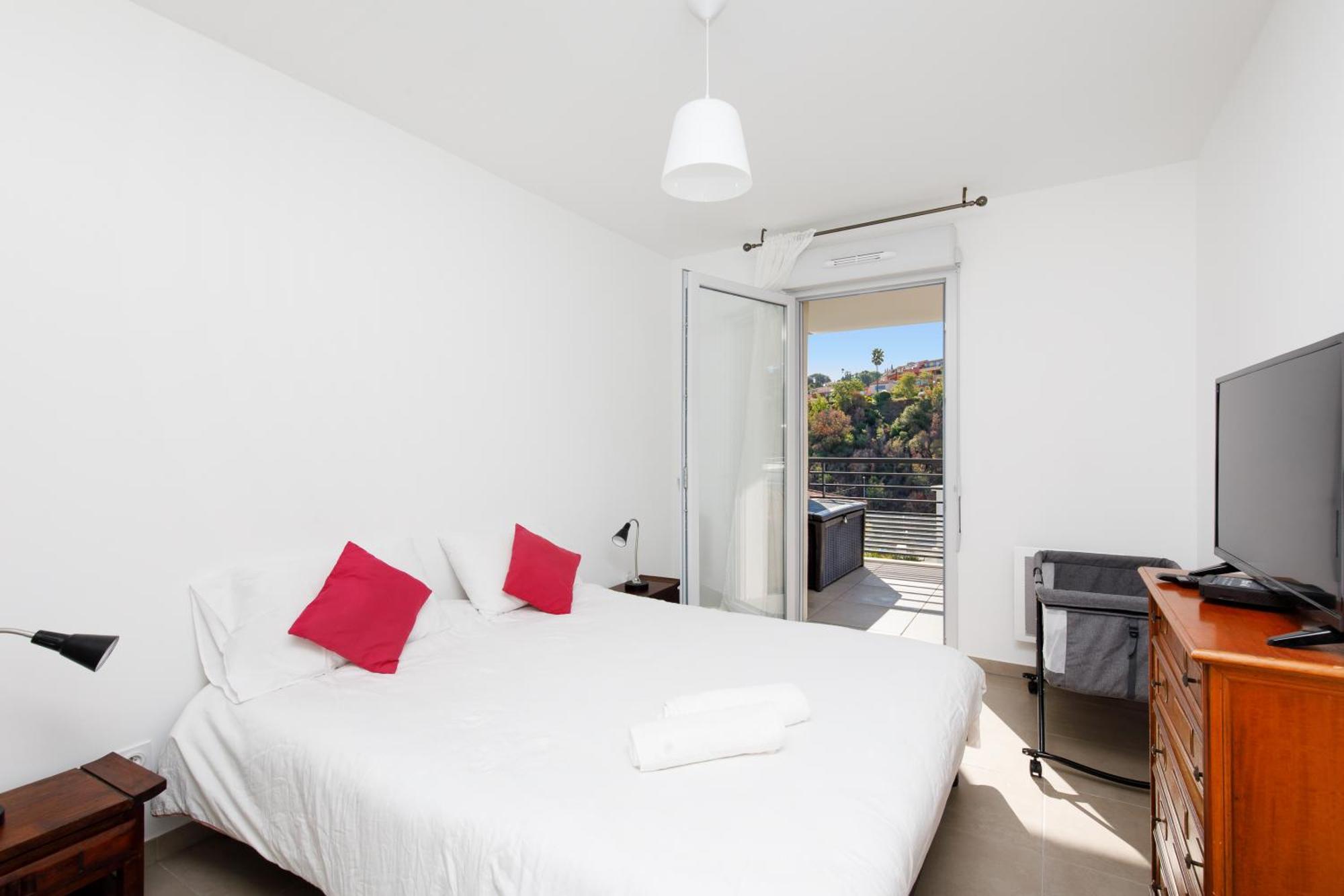 Lovely 2 Bedroom Condo With Pool Vallauris Exterior foto