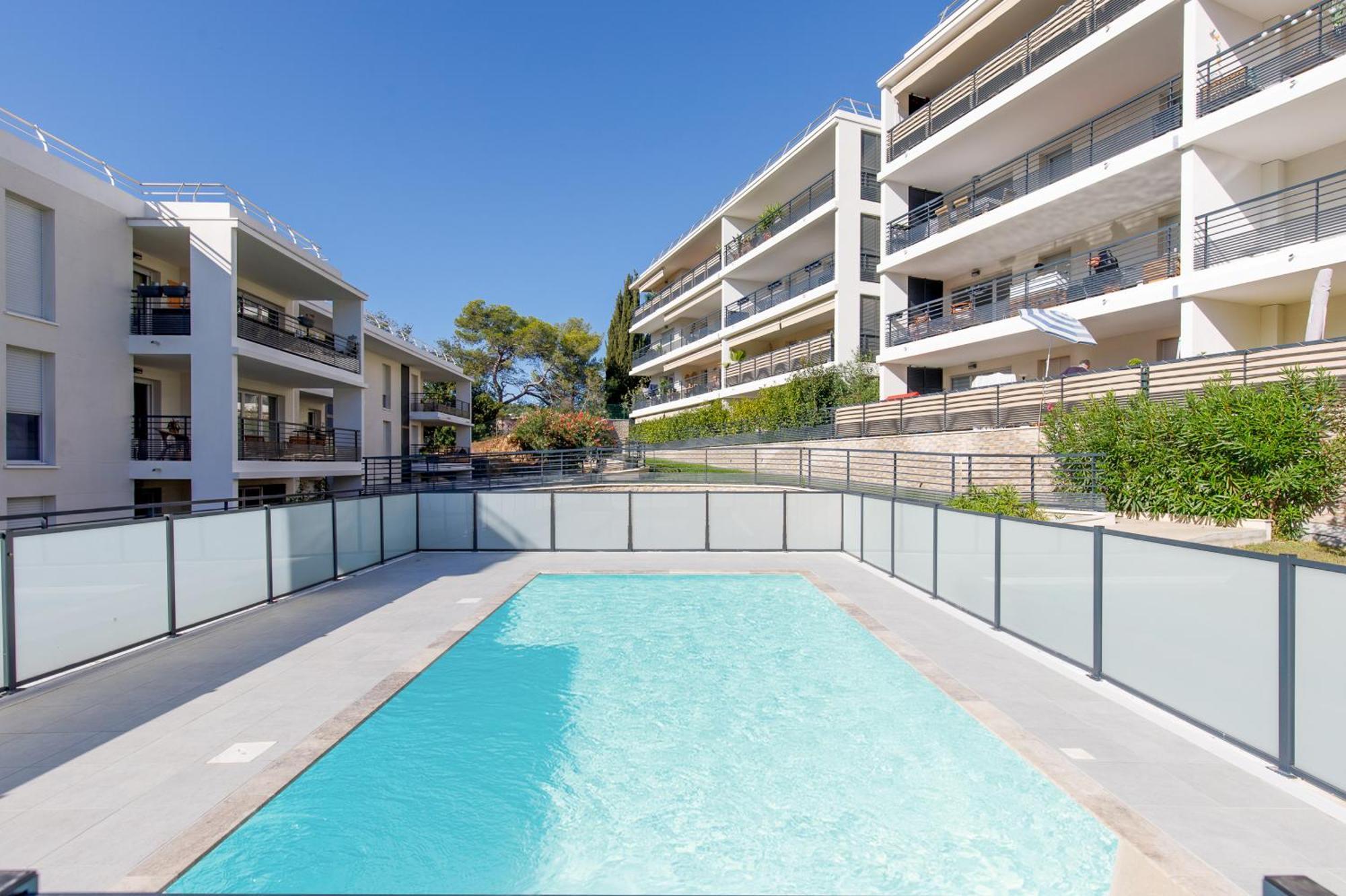 Lovely 2 Bedroom Condo With Pool Vallauris Exterior foto